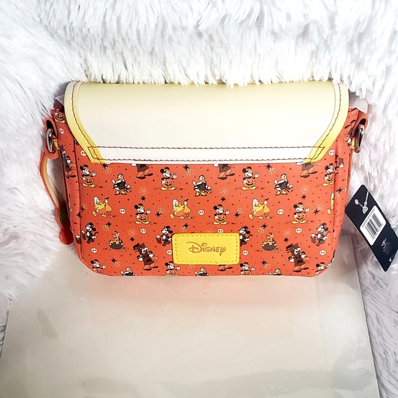 SOLD! NWT Buckle-Down Mickey and Friends Halloween Bag - Picture 3 of 10